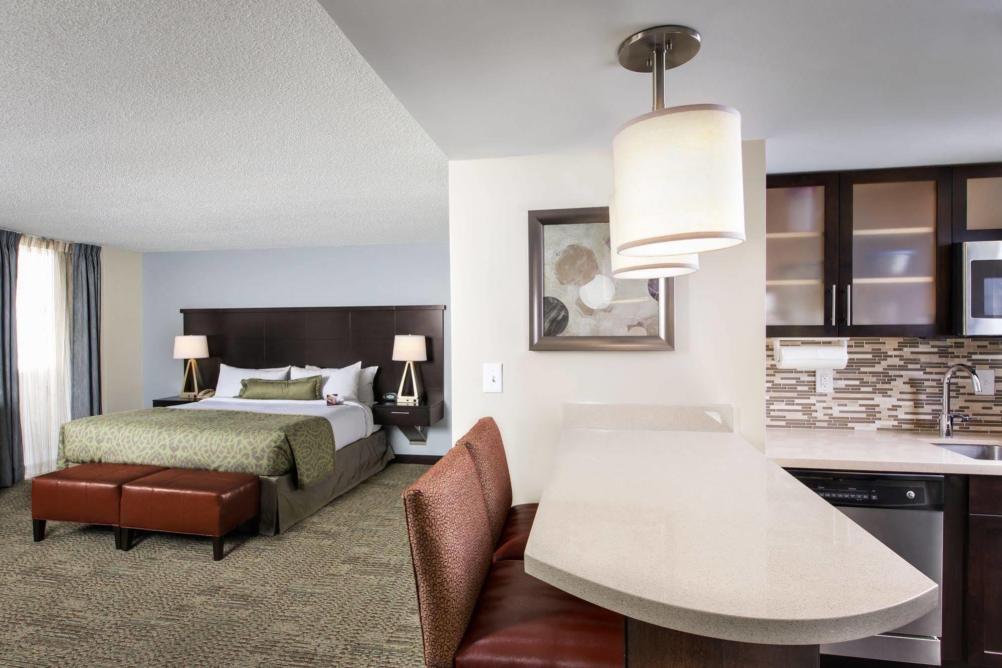 Staybridge Suites Atlanta - Midtown By Ihg Bagian luar foto